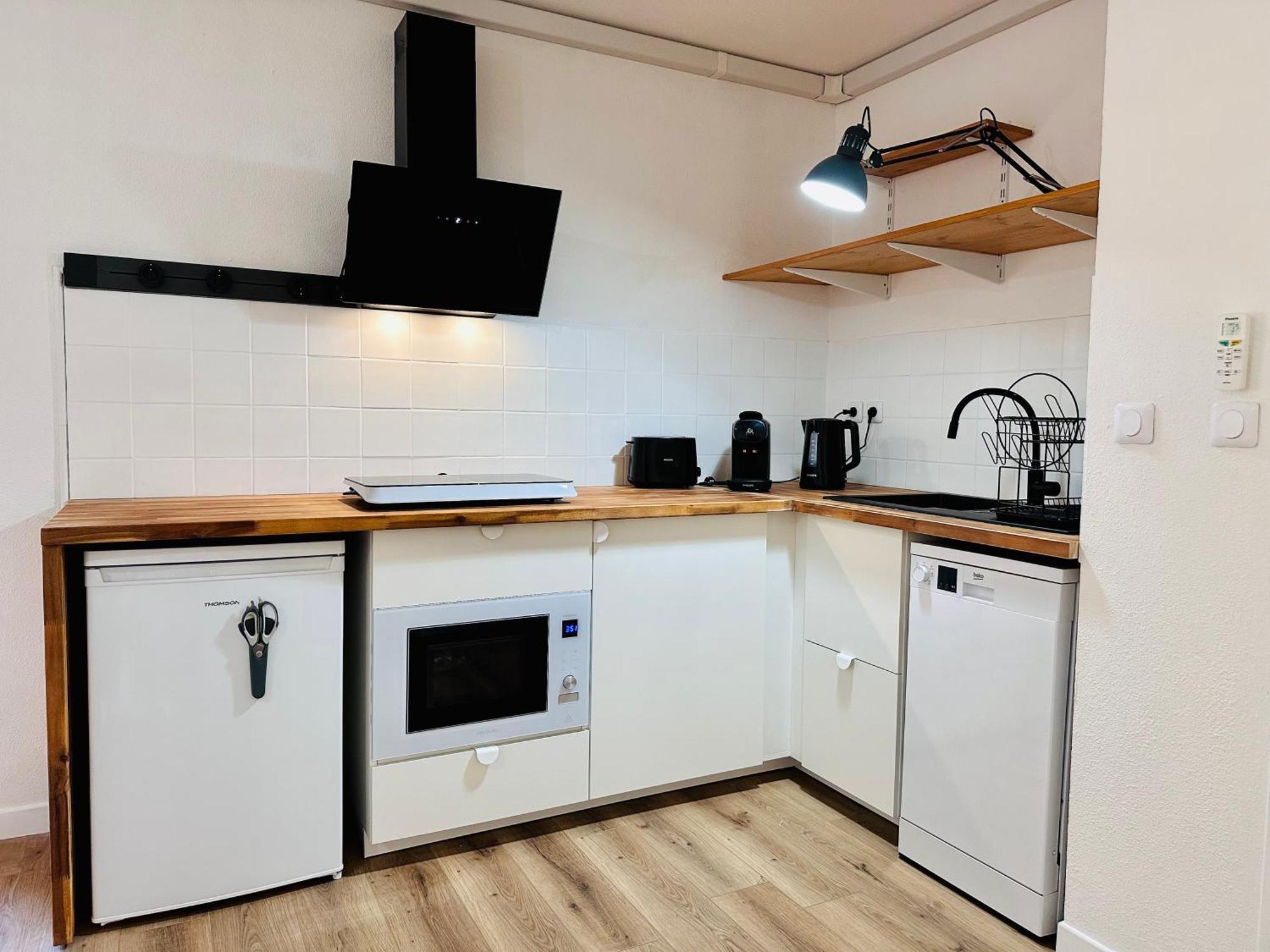 Apartment 40M2-Air Conditioning-Elevator-Underground Parking-Self Checkin! Appart Climatise 40M2-Ascenseur-Parking Souterrain -Arrivee Autonome Avignon Exterior photo