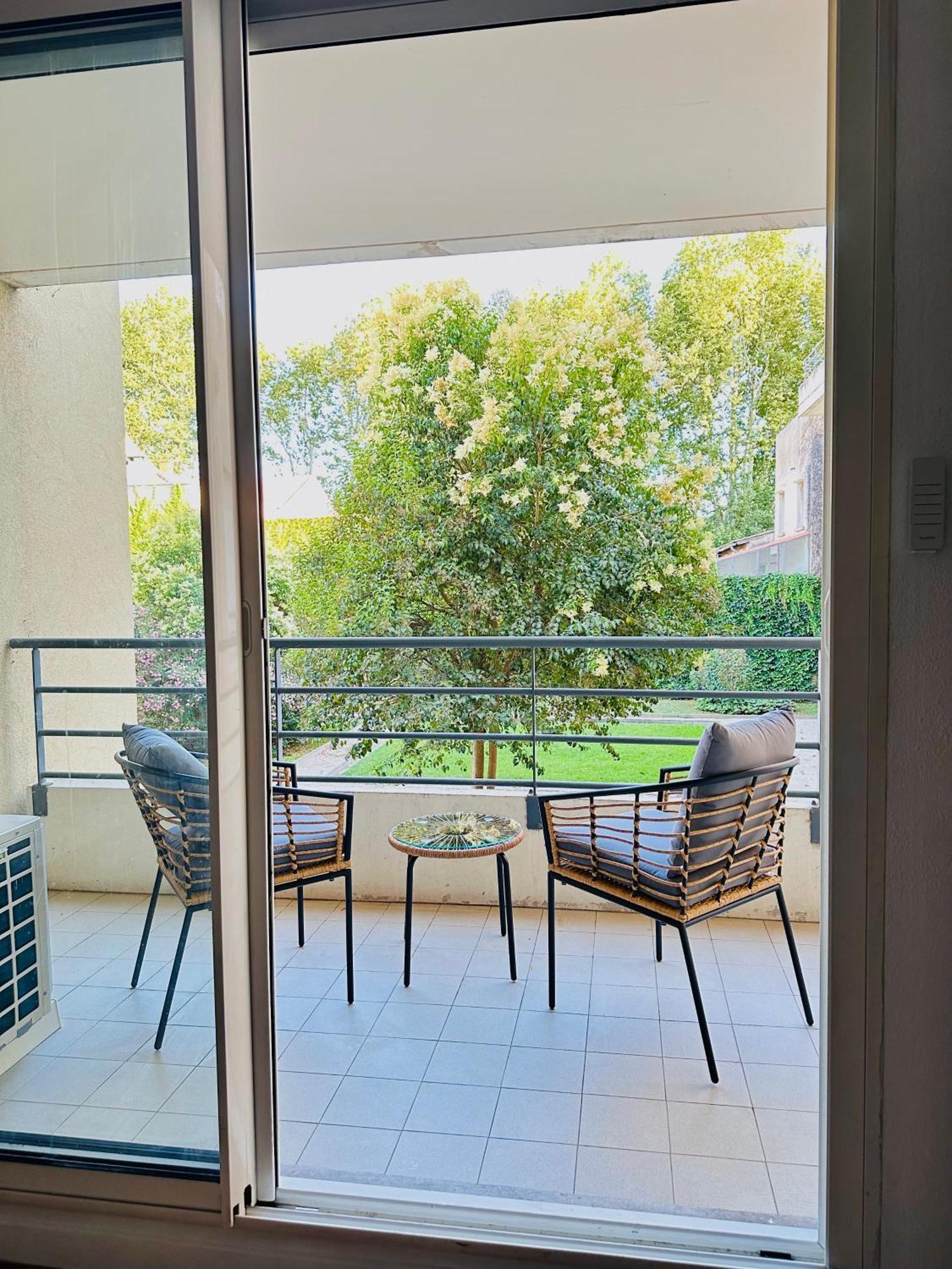 Apartment 40M2-Air Conditioning-Elevator-Underground Parking-Self Checkin! Appart Climatise 40M2-Ascenseur-Parking Souterrain -Arrivee Autonome Avignon Exterior photo
